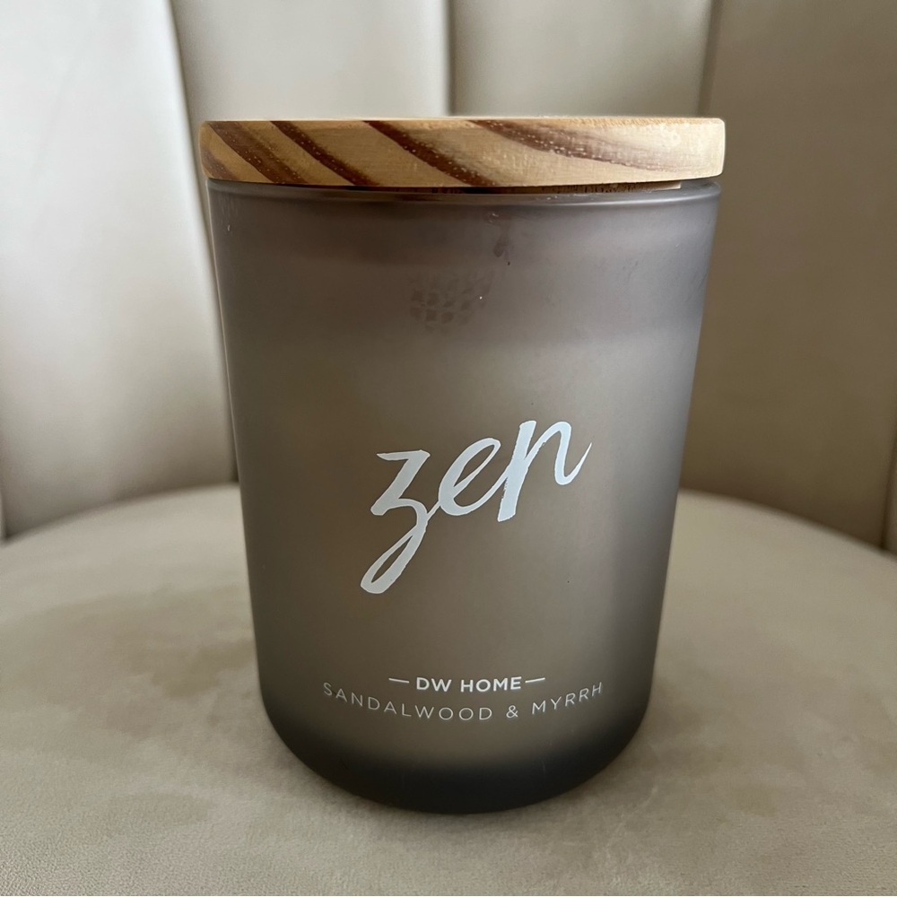 New DW Home Candle Zen Live Simply Sandalwood & Myrrh Candle Gray Two Wicks